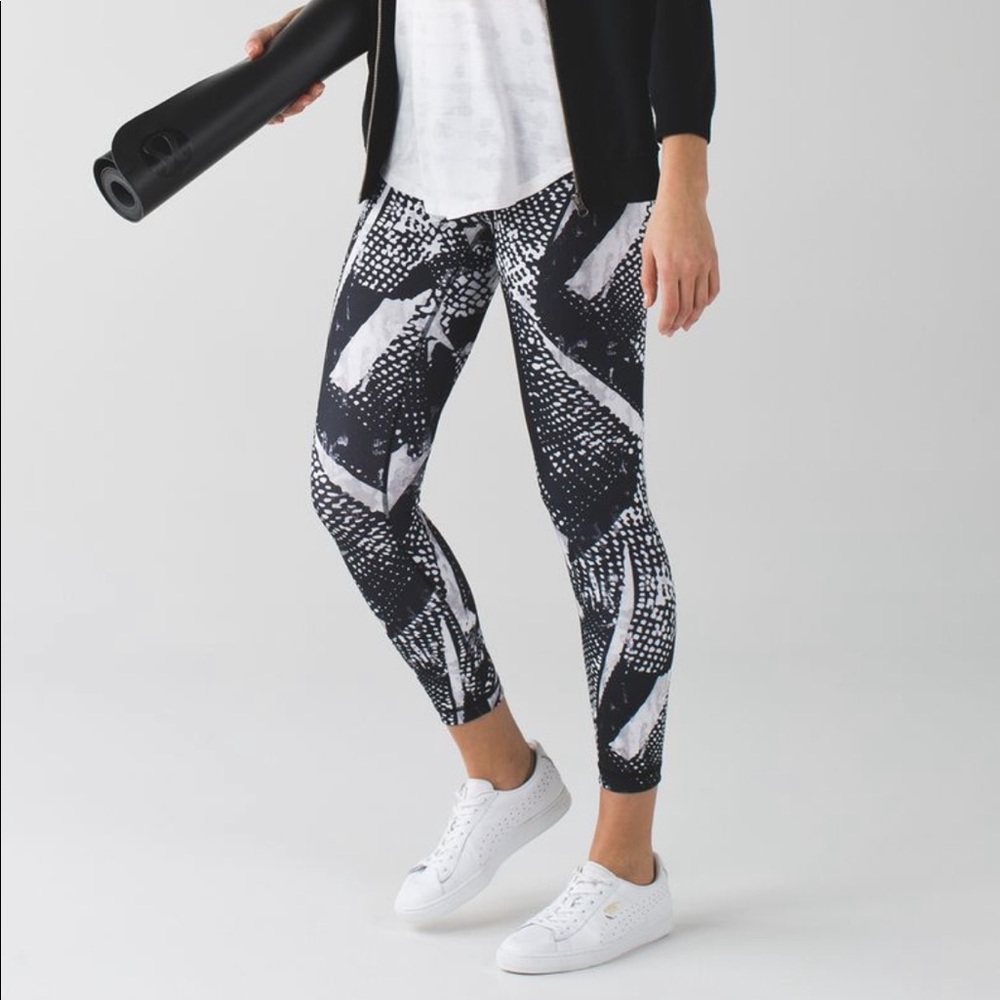 Lululemon black and white patterned leggings
